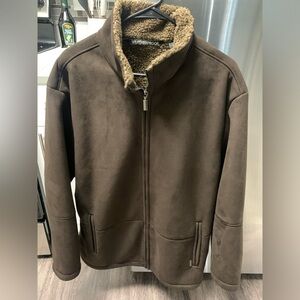 Weatherproof brown jacket men’s size large. Lightly used.